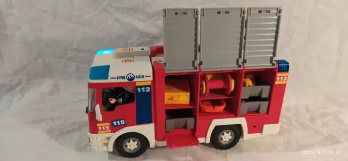 Camion de pompiers lumineux playmobil - photo numéro 8