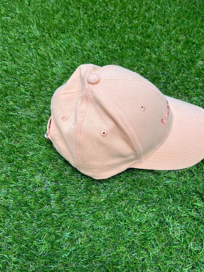 Très belle casquette neuve - photo numéro 2