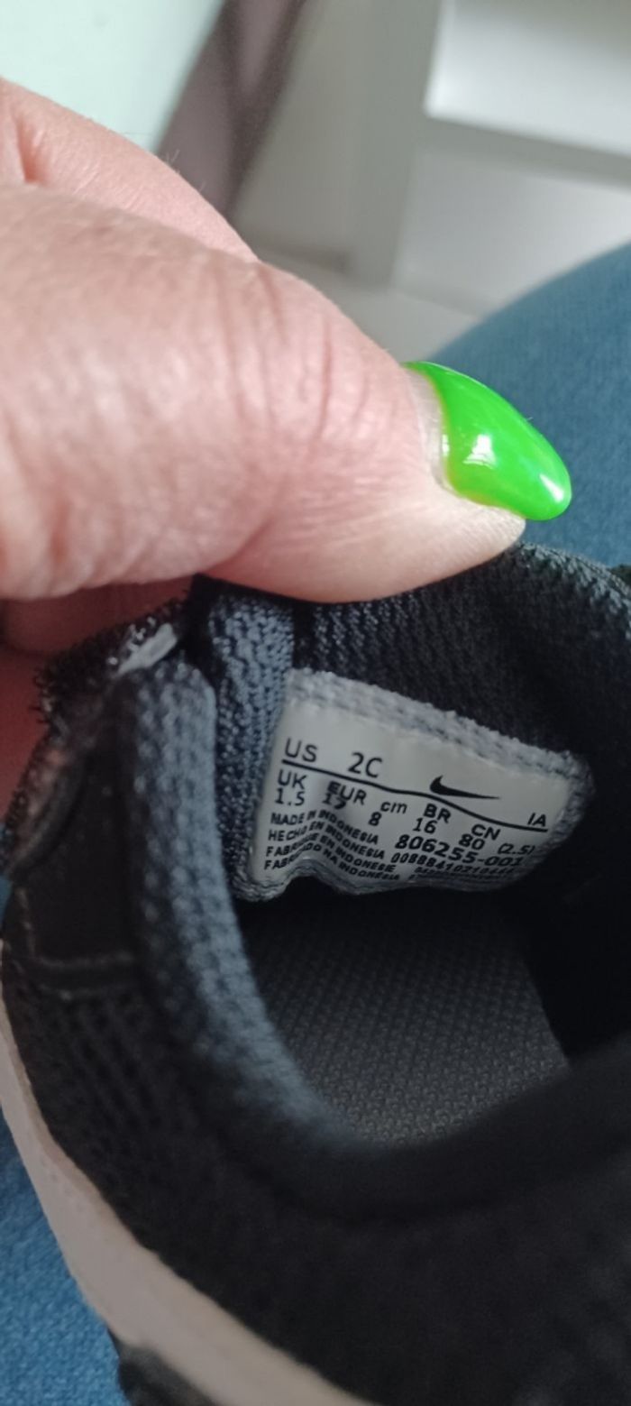 Très jolie petite paire de baskets bébé garçon Pointure 17 - photo numéro 8