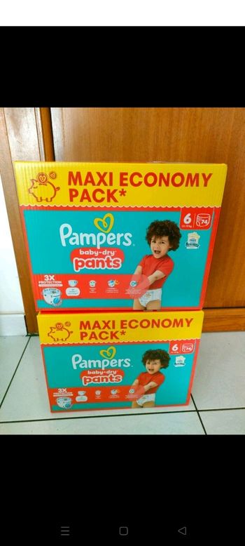 148  couches  Pampers  taille 6 pants