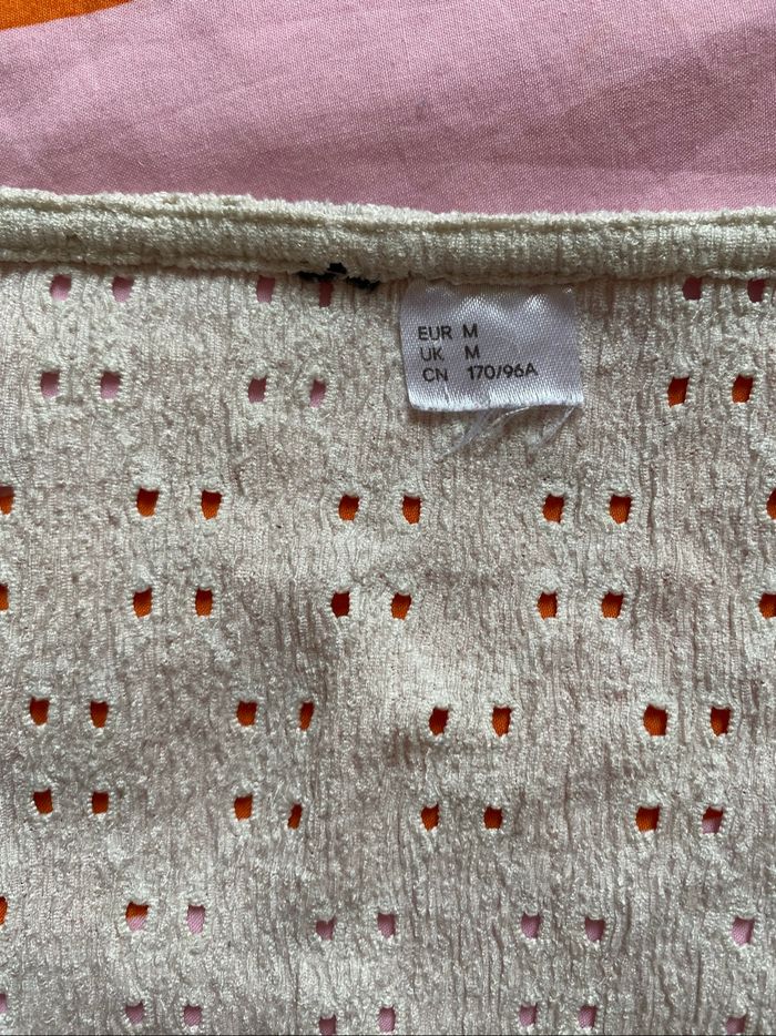 Top court romantique en broderie anglaise H&M taille M - photo numéro 5