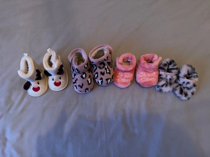 Lot chausson chaussure léopard Noël rose