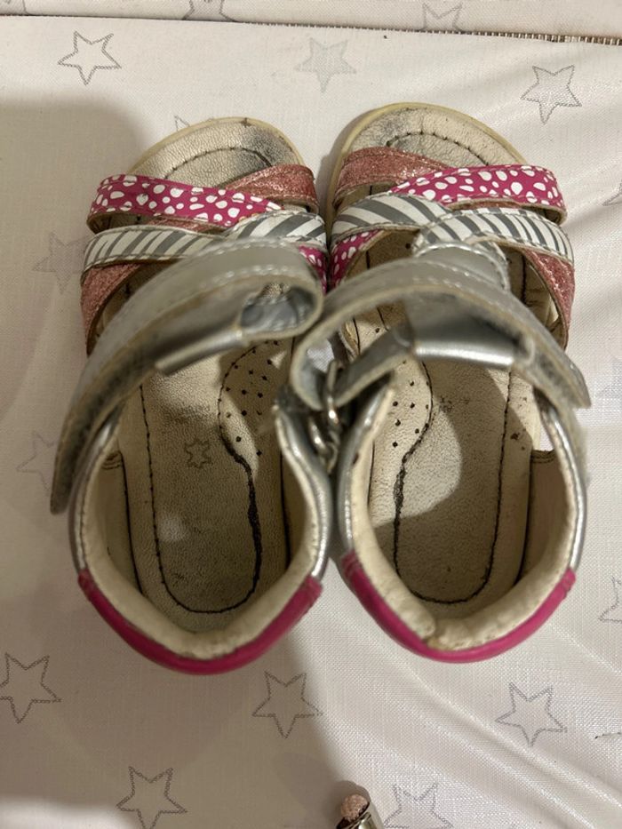 Nus pieds fille - photo numéro 7
