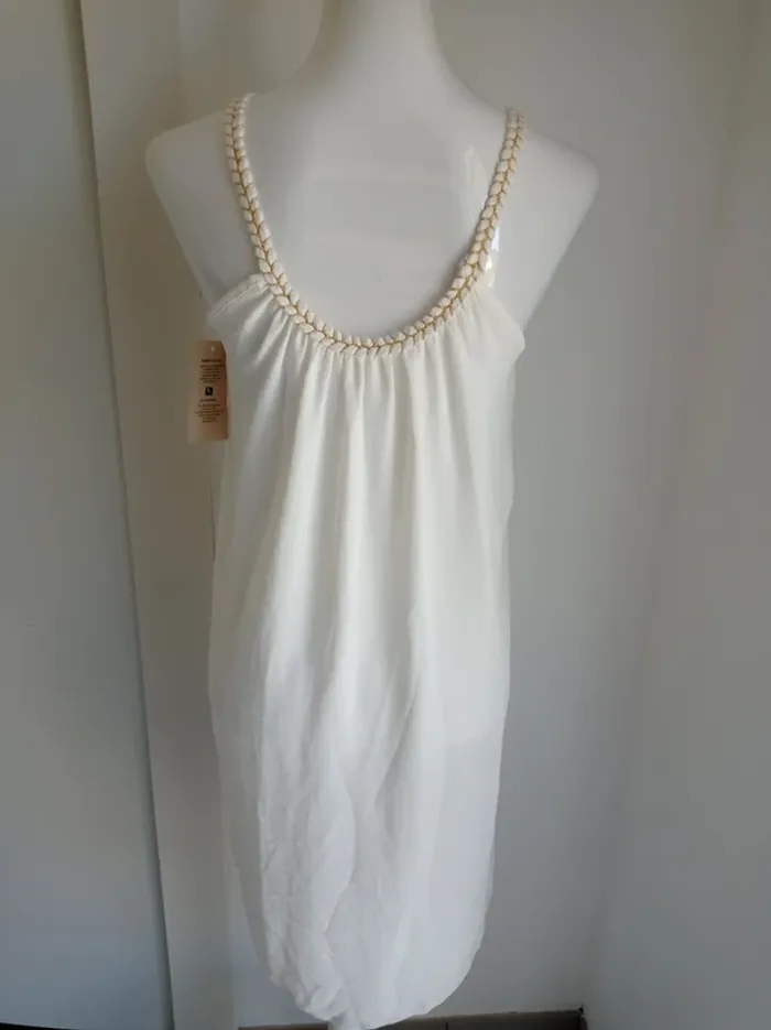 Robe d'été blanc cassé beige avec col tresse fil doré neuf avec étiquette New collection - photo numéro 4