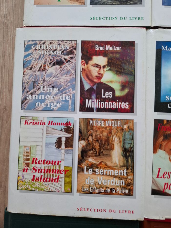 Lot de 9 livres contenant chacun 4 romans en bon état - photo numéro 6
