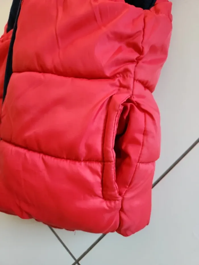 Doudoune sans manches taille 5/6ans - photo numéro 4