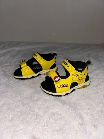 Sandale Pokémon Pikachu jaune et noir lumineuse - Taille 23 
