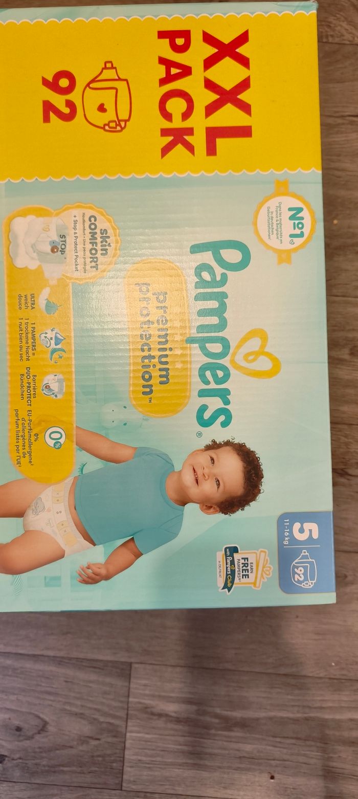 Grand carton couche pampers premium5 - photo numéro 2