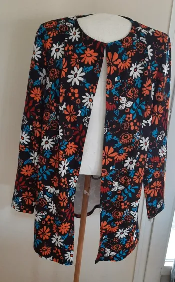 Veste fleurie taille 38 