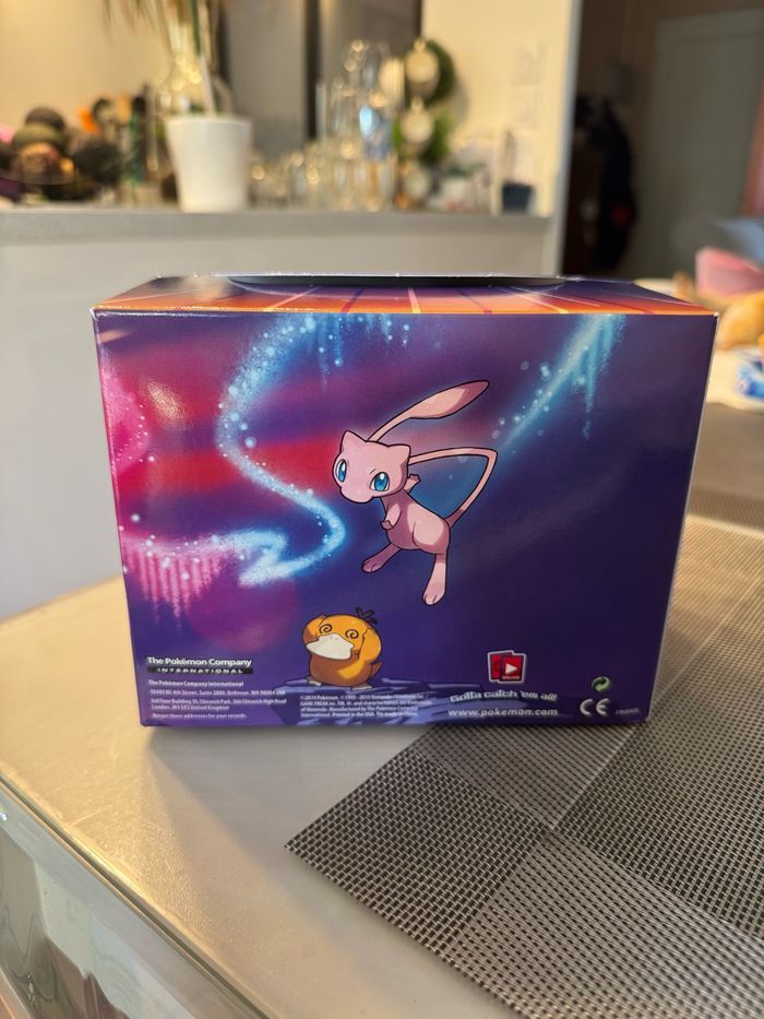 Display Pokémon mini tins pouvoirs de kanto juin 2025 - photo numéro 5
