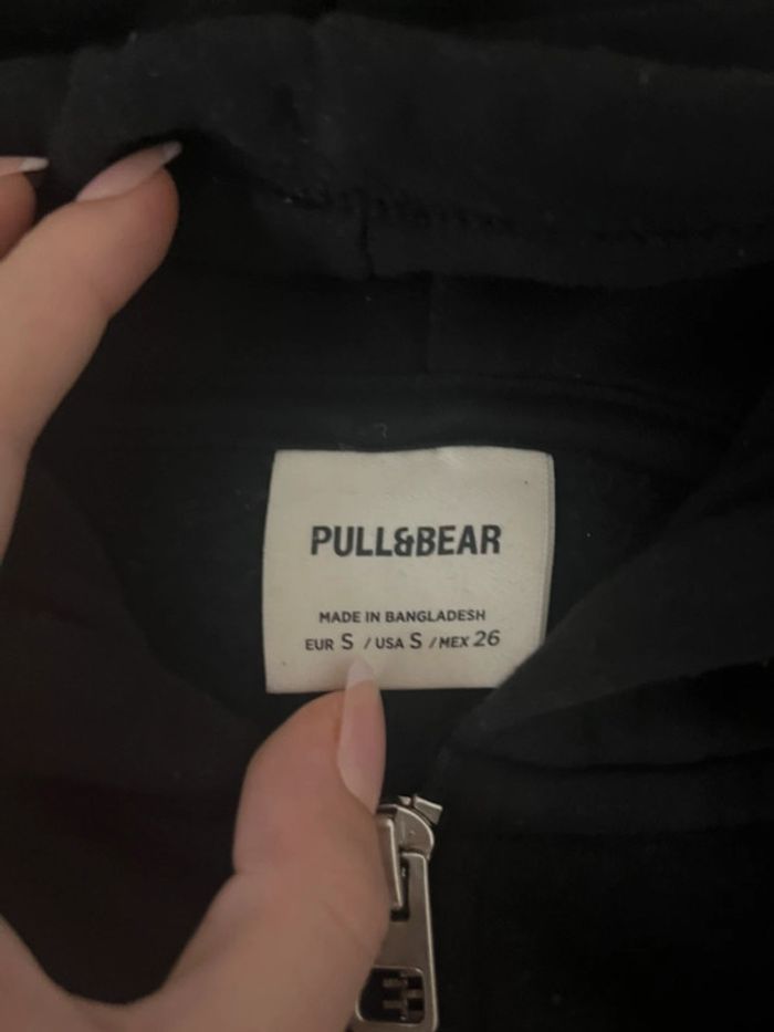 sweat noir pull&bear - photo numéro 2