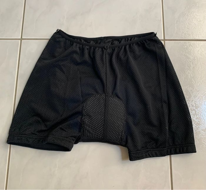 Short cycliste taille XS - photo numéro 3
