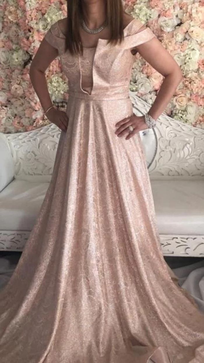 Robe de soirée Rose pâle . - photo numéro 3