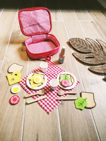 🧺Jeu d'imitation - Dinette pique nique aliments vaisselles en bois et feutrine marque Oxybul