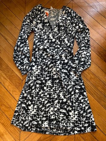 Neuve! Très jolie robe taille XL