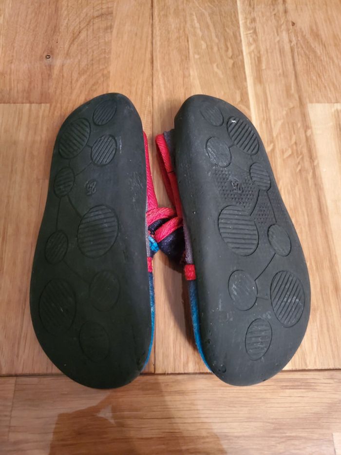 Chaussons Cars Pointure 25 - photo numéro 3