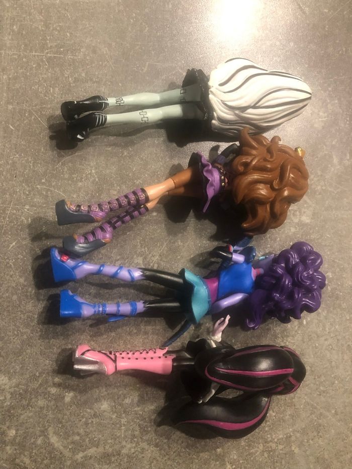 Lot 4 figurines monster high - photo numéro 2