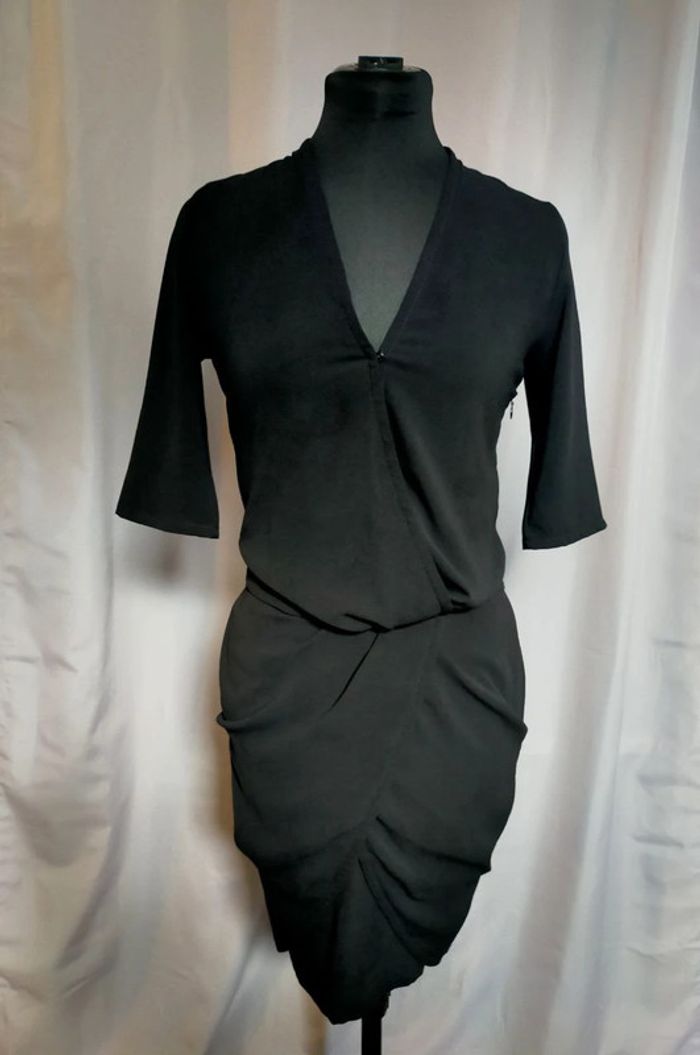Robe noire drapée IKKS – T. 34