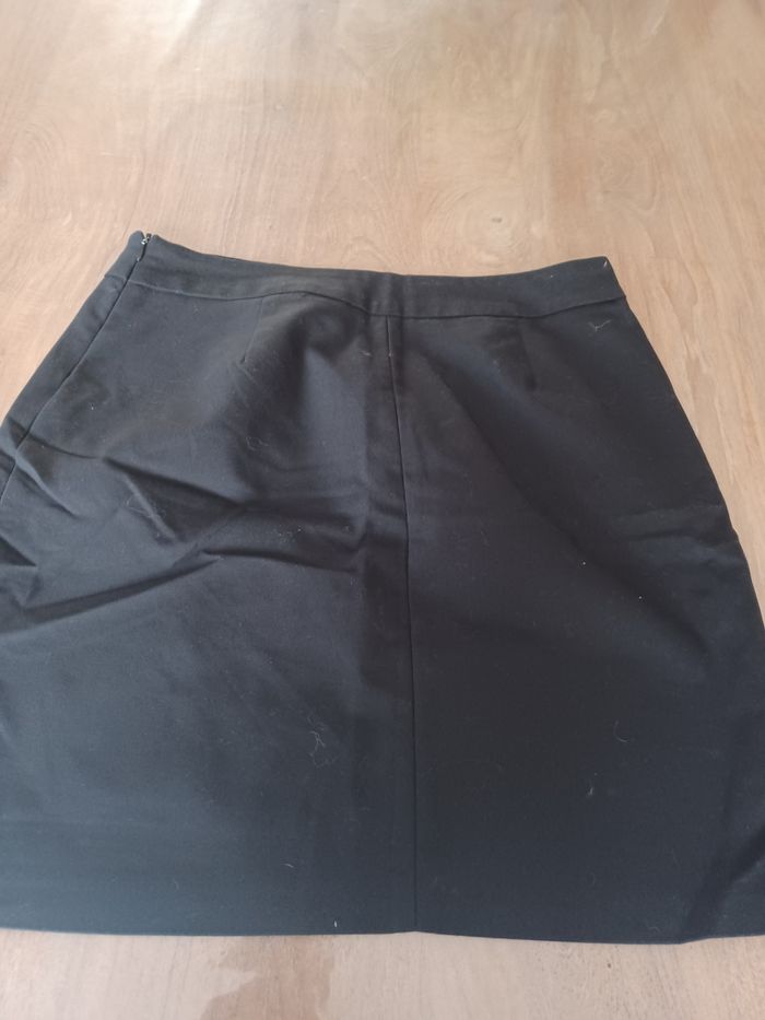 Jupe noire - photo numéro 4