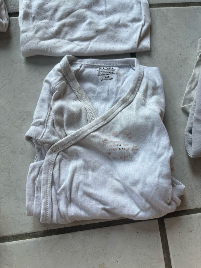 Lot bodies fille - photo numéro 3