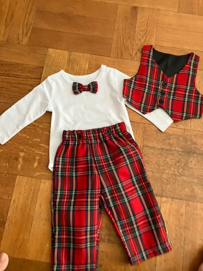 Costume écossais à carreaux neuf sous blister