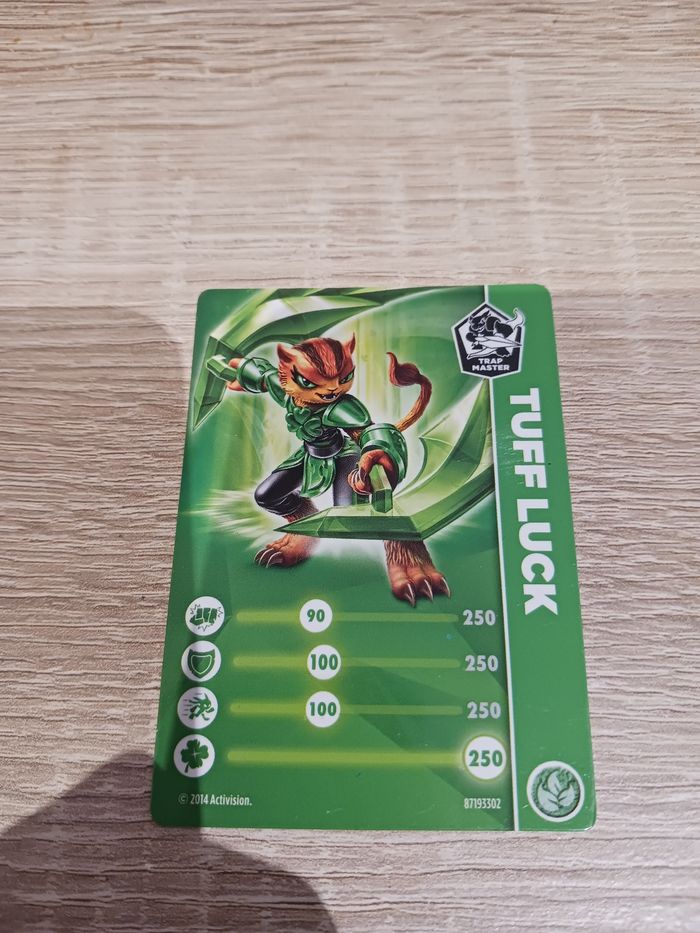 Figurine Skylanders Trap Team Tuff Luck - photo numéro 8