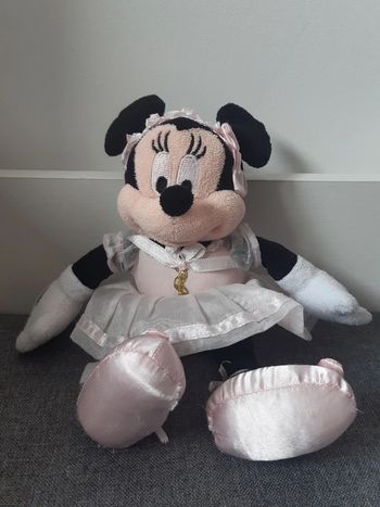 Peluche / doudou Disney Minnie en danseuse