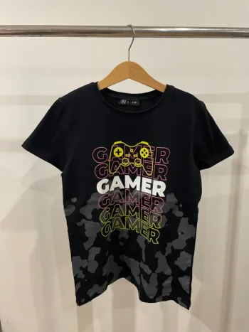 Tee shirt comme neuf taille 10 ans