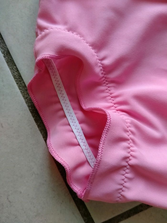 Maillot de bain rose trop mignon Tribord. Bébé 6 mois - photo numéro 3