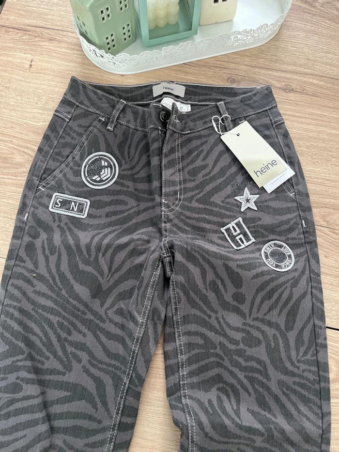 Pantalon jean Heine modèle imprimé animal taille 36 neuf - photo numéro 2