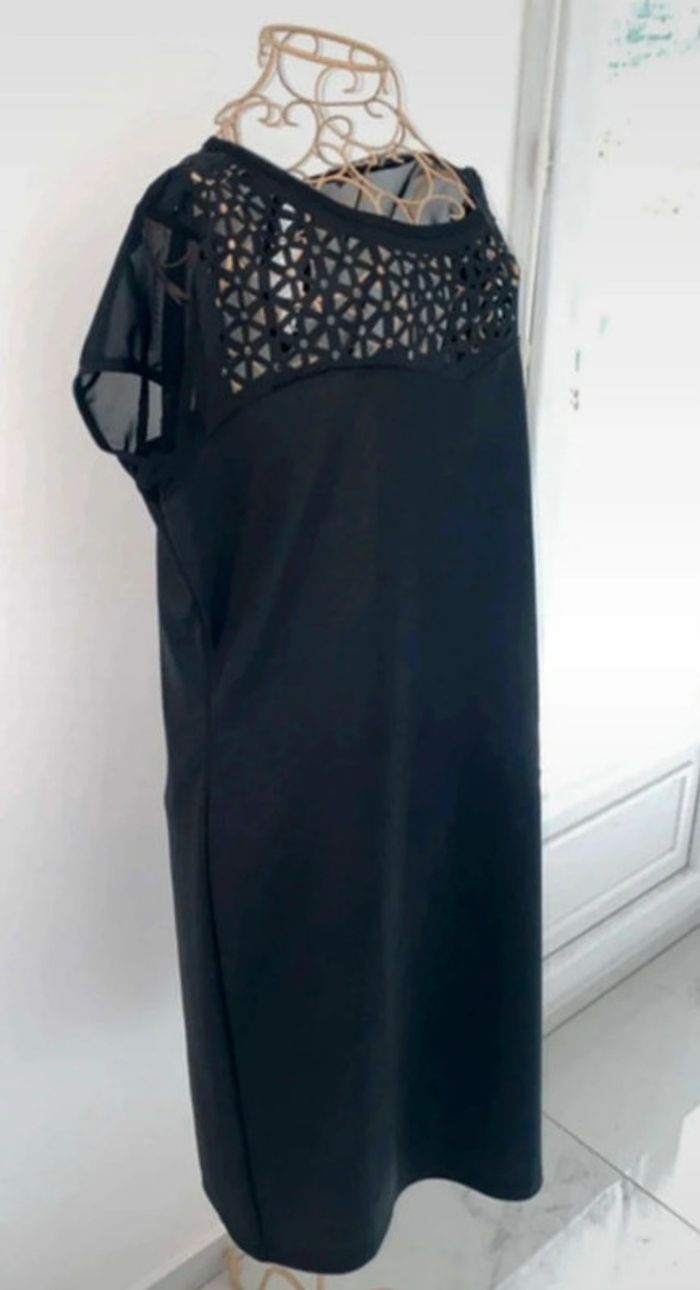 Robe noire - photo numéro 2