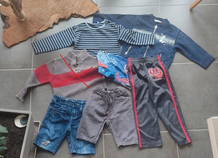 Lot de 6 vêtements garçon 4ans - photo numéro 2