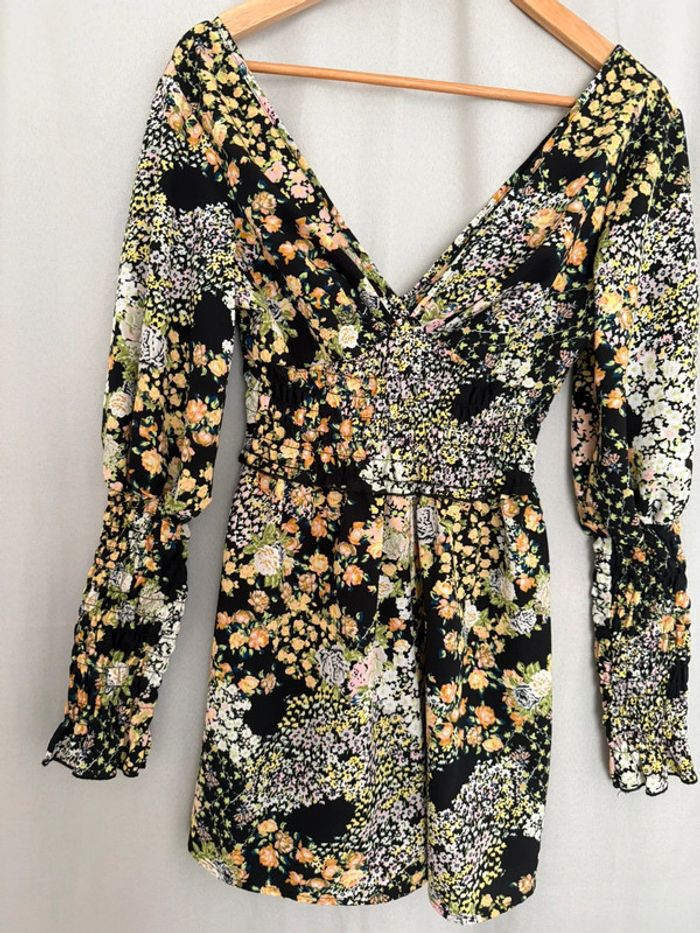 Combishort ASOS noire à fleurs