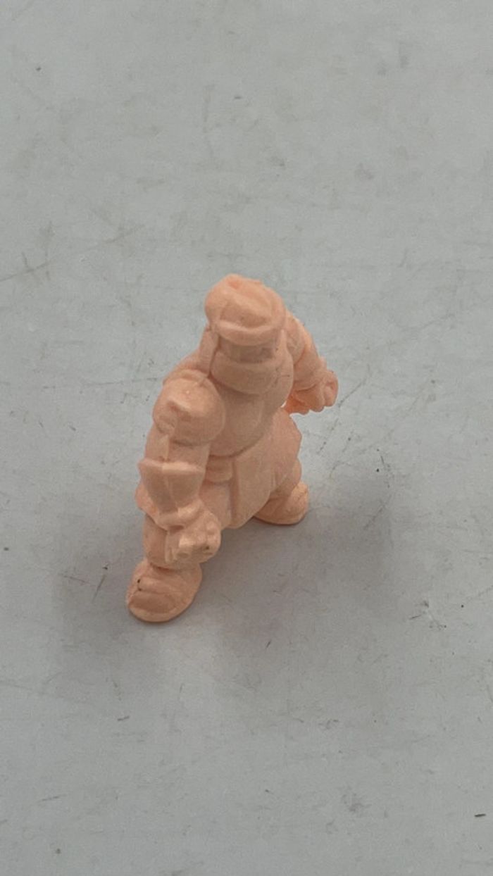 Figurine Cosmix Exogini Muscle Man Vandalus Chair 4 cm - photo numéro 4