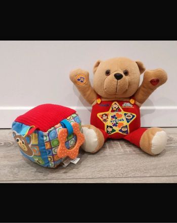 Lot peluche et cube