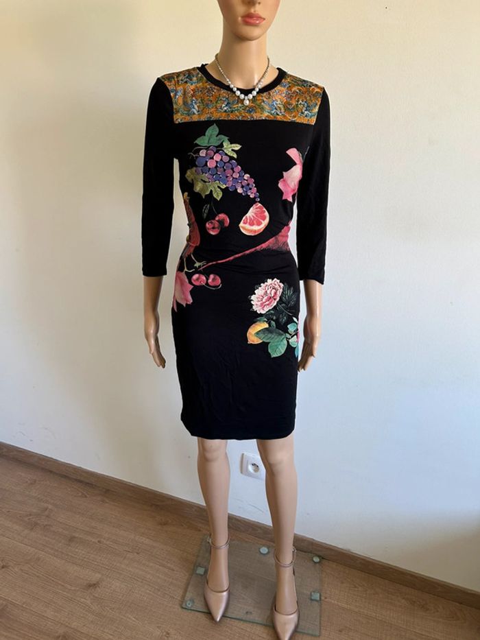 Robe noire et imprimée neuve Desigual taille S (valeur 70€) - photo numéro 3