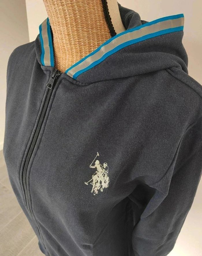 15 € Sweat zippé US Polo ASSN. 16 ans