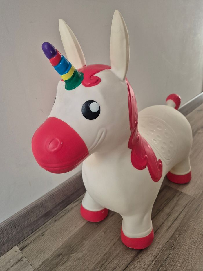Licorne sauteuse - photo numéro 2