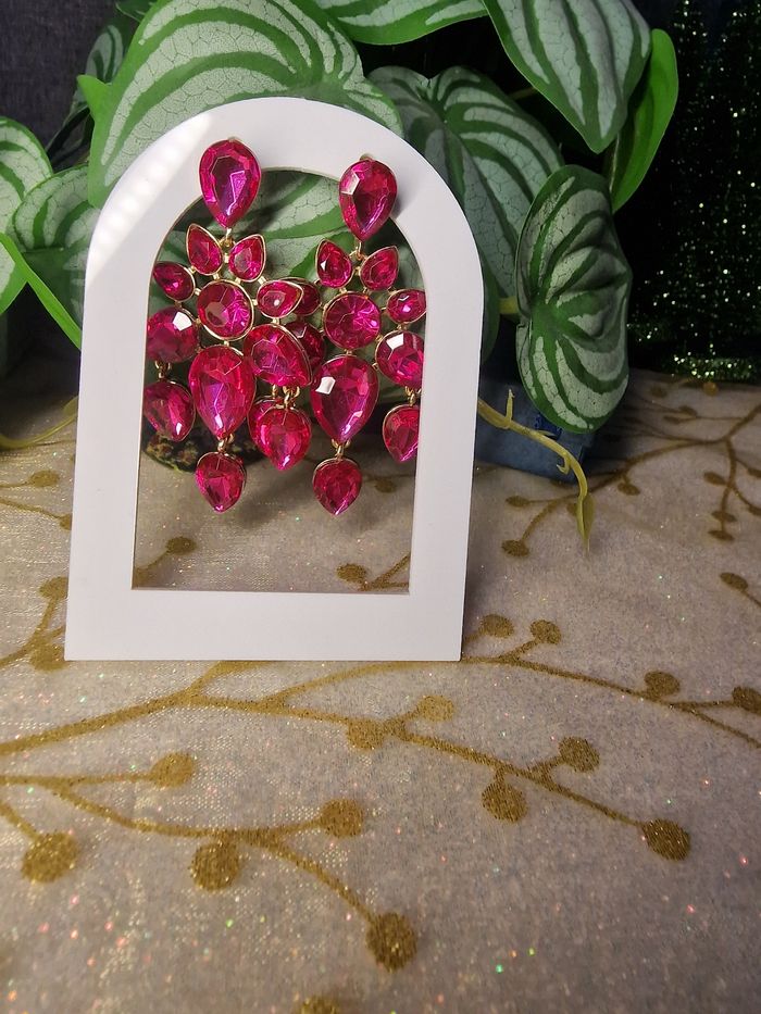 Superbes boucles d'oreilles incrustées cristaux - photo numéro 7