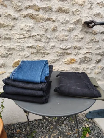 Lot jeans slim et skinny + 2 shorts femme