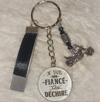 Cadeau fiancé,  porte clé message " fiancé qui dechire"