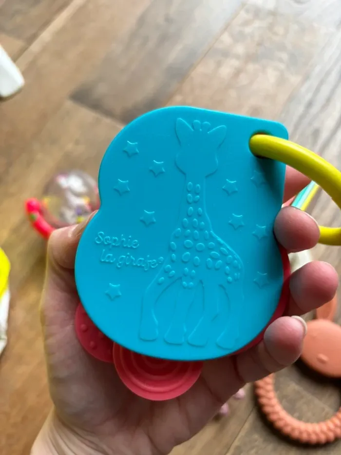 Lot anneaux dentition et hochet Sophie la girafe tbe - photo numéro 5