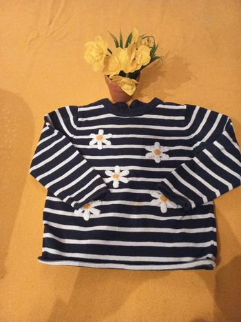 Beau pull marine a tournesols