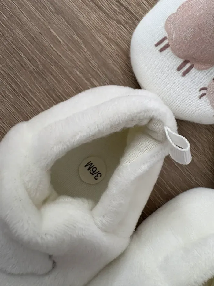 Lot chaussettes et chaussons - photo numéro 7