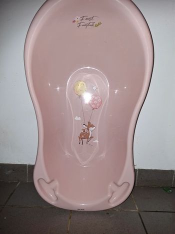 Baignoire rose pour bébé