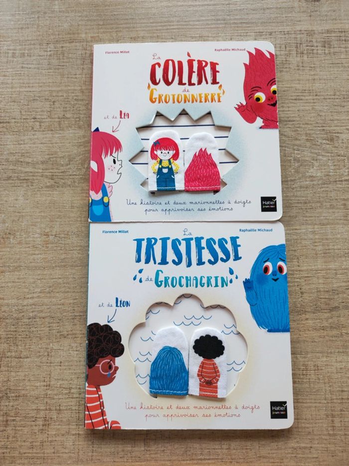 Livres colère et tristesse avec marionnettes