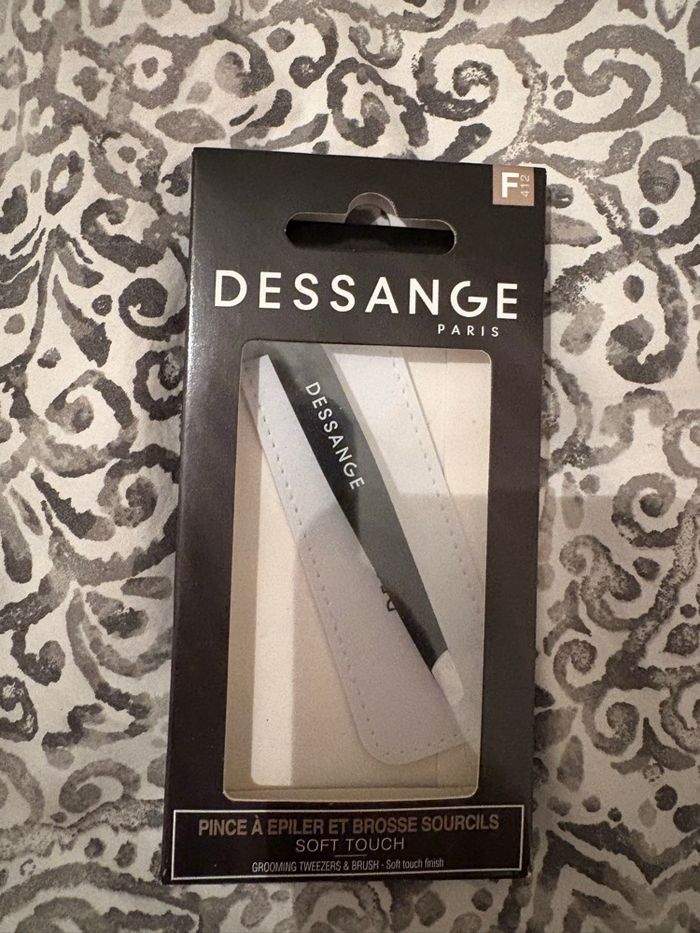 Pince à épiler Dessange neuve sous emballage