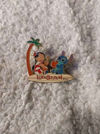 Pins Disney stitch officiel