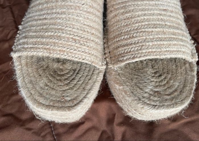 Sandales compensées beige tressées - photo numéro 7