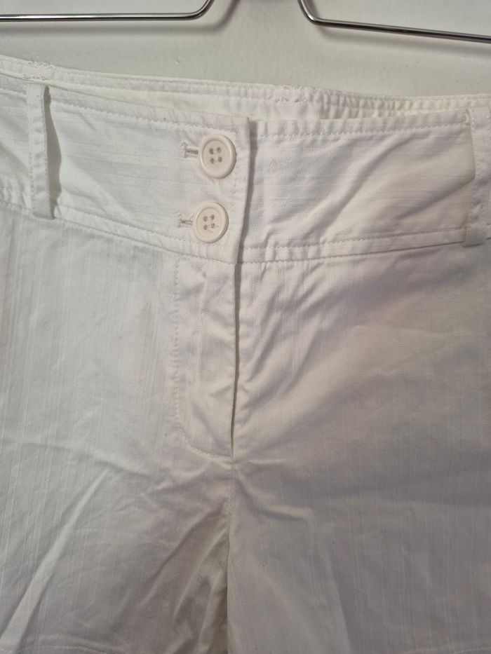 Superbe short blanc taille 42 neuf - photo numéro 2